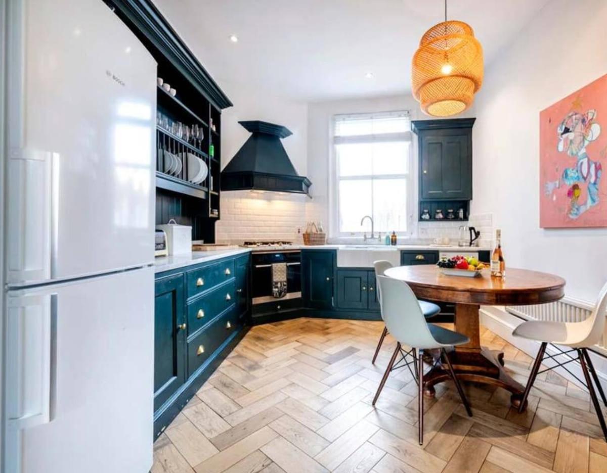 Unbeatable Location-chelsea Flat